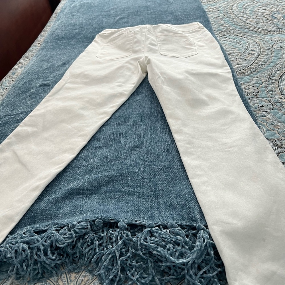 Chico's Elegant white.   Cropped Trousers